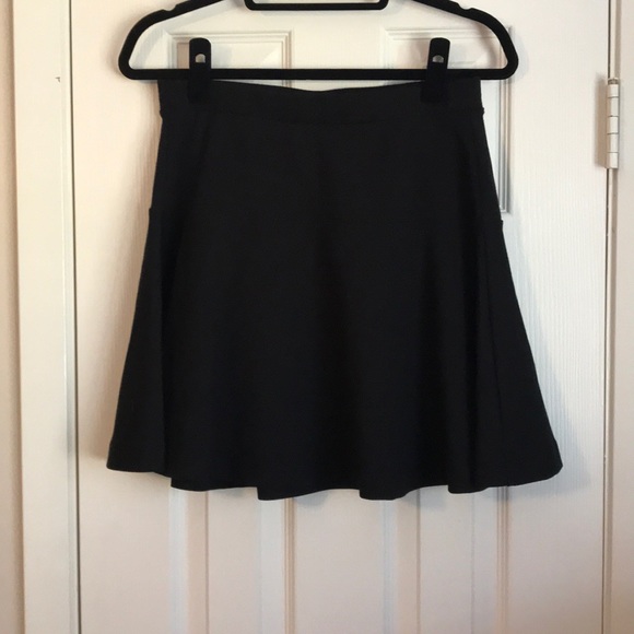 Old Navy Dresses & Skirts - Old Navy black skater skirt